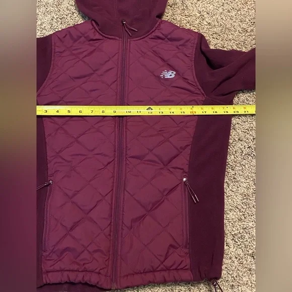 New Balance Quilted Jacket Women's Activewear Full Zip Hooded Size Small S - Picture 4 of 5